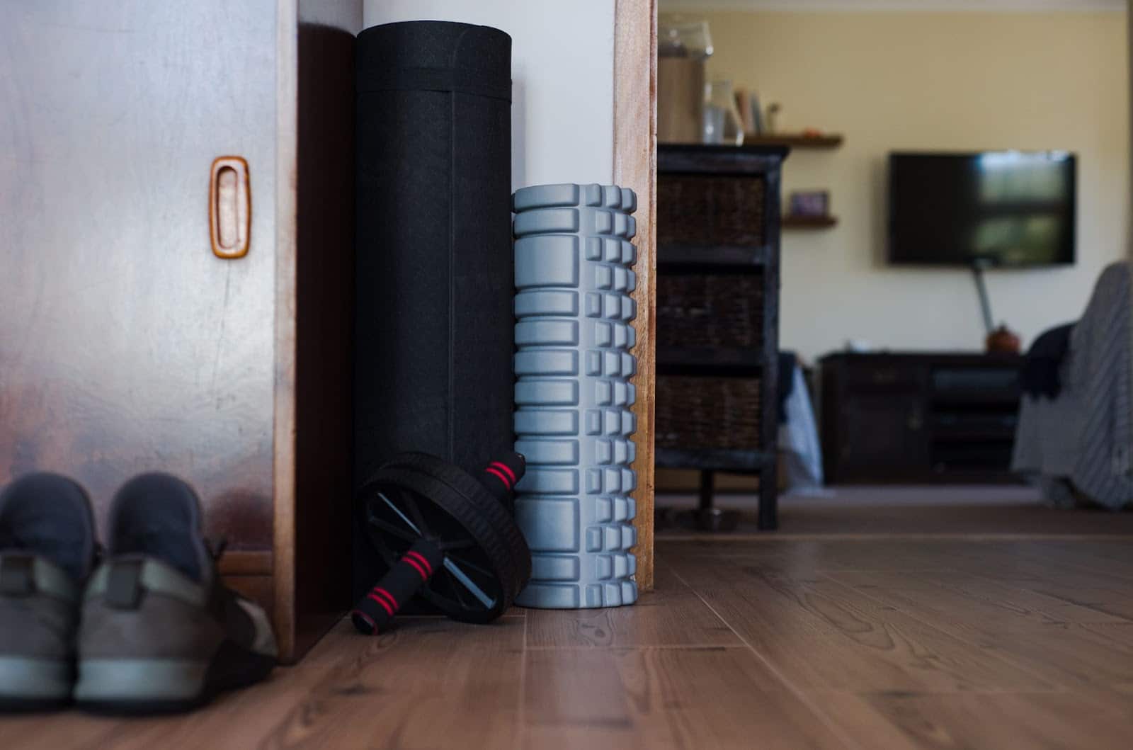 Fitness Equipment placed neatly in a corner of a house.